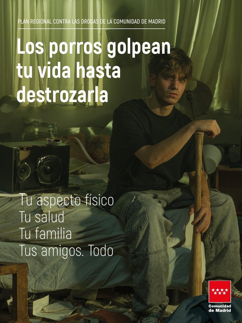 Contraportada de ABC: un chico sentado en la cama con un bate de béisbol y el titular «Los porros golpean tu vida hasta destrozarla»
